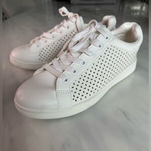 Women’s Size 8 White Sam Edelman Circus sneaker